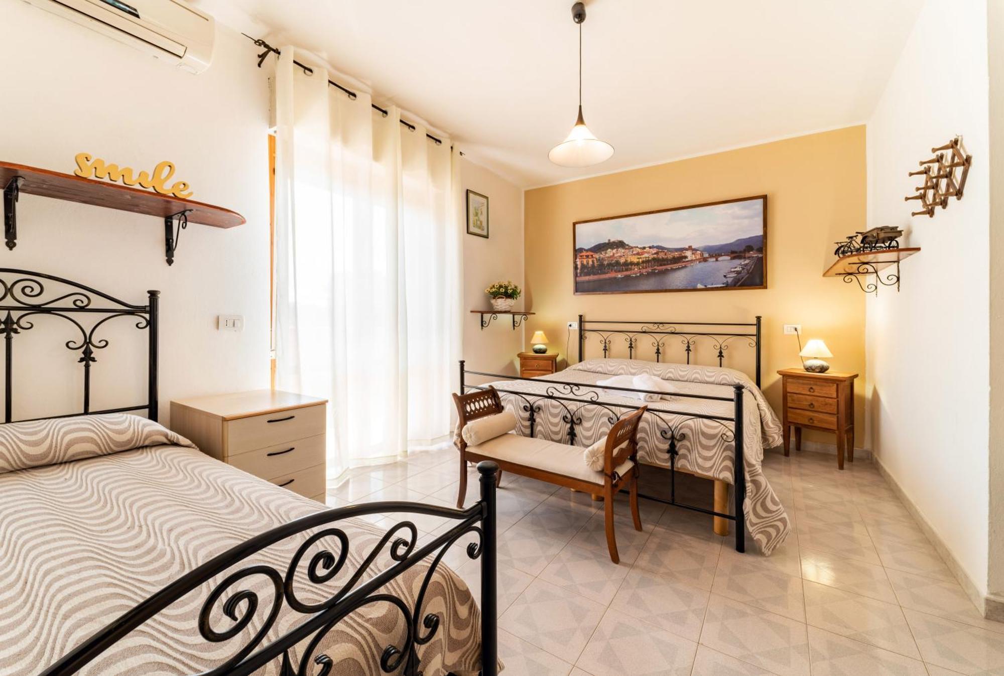 Bed and Breakfast I Gerani à Bosa Extérieur photo